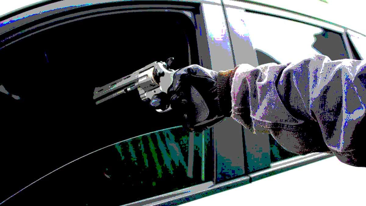 BEWARE New Carjacking Method Being Used By Thugs Freely Social